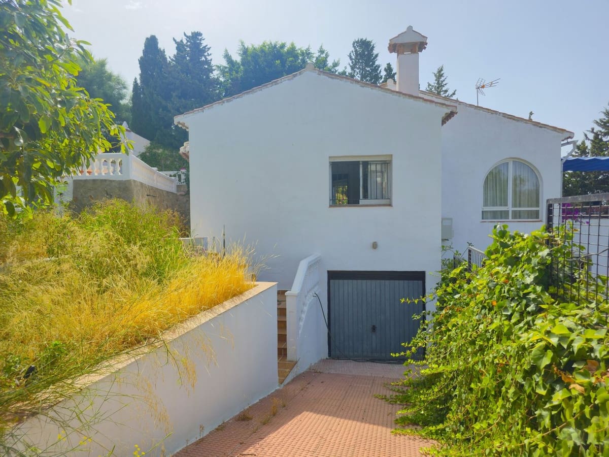 5 slaapkamer Villa te koop in Salobrena met zwembad garage - € 440.000 (Ref: 9165392)
