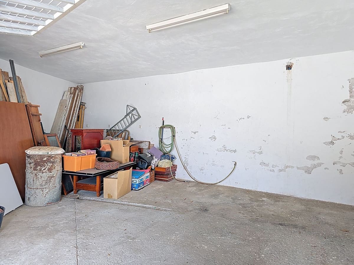 5 slaapkamer Villa te koop in Salobrena met zwembad garage - € 440.000 (Ref: 9165392)