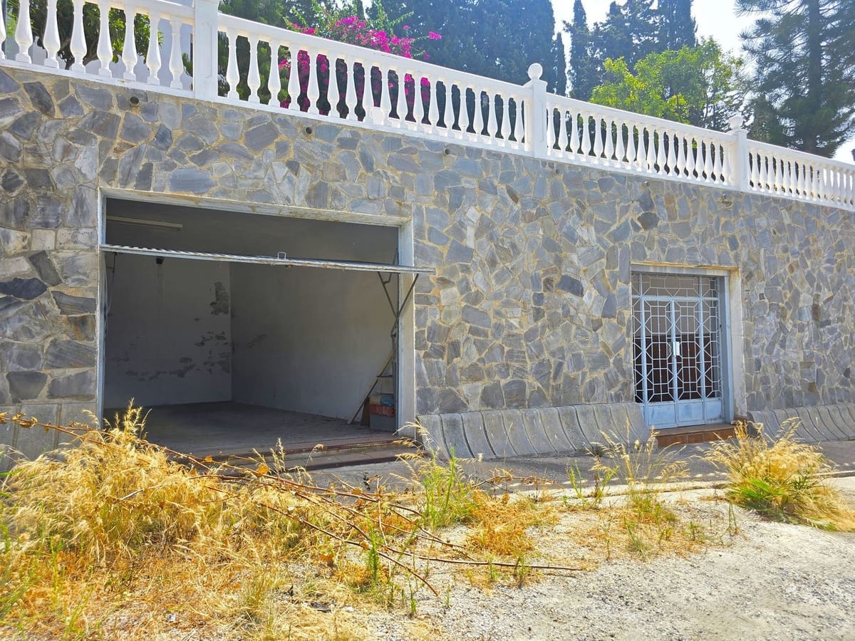 5 slaapkamer Villa te koop in Salobrena met zwembad garage - € 440.000 (Ref: 9165392)