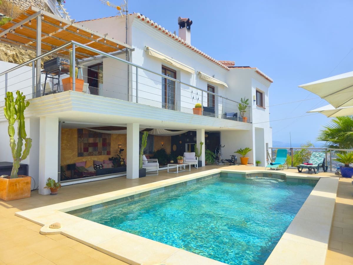 5 soveværelse Villa til salg i Almunecar med swimmingpool garage - € 945.000 (Ref: 9170986)