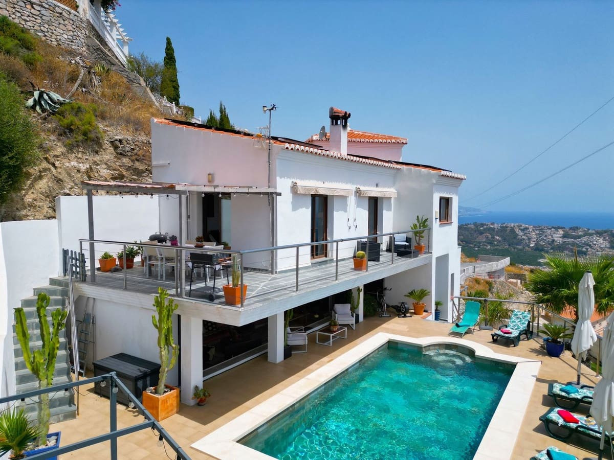 5 soveværelse Villa til salg i Almunecar med swimmingpool garage - € 945.000 (Ref: 9170986)