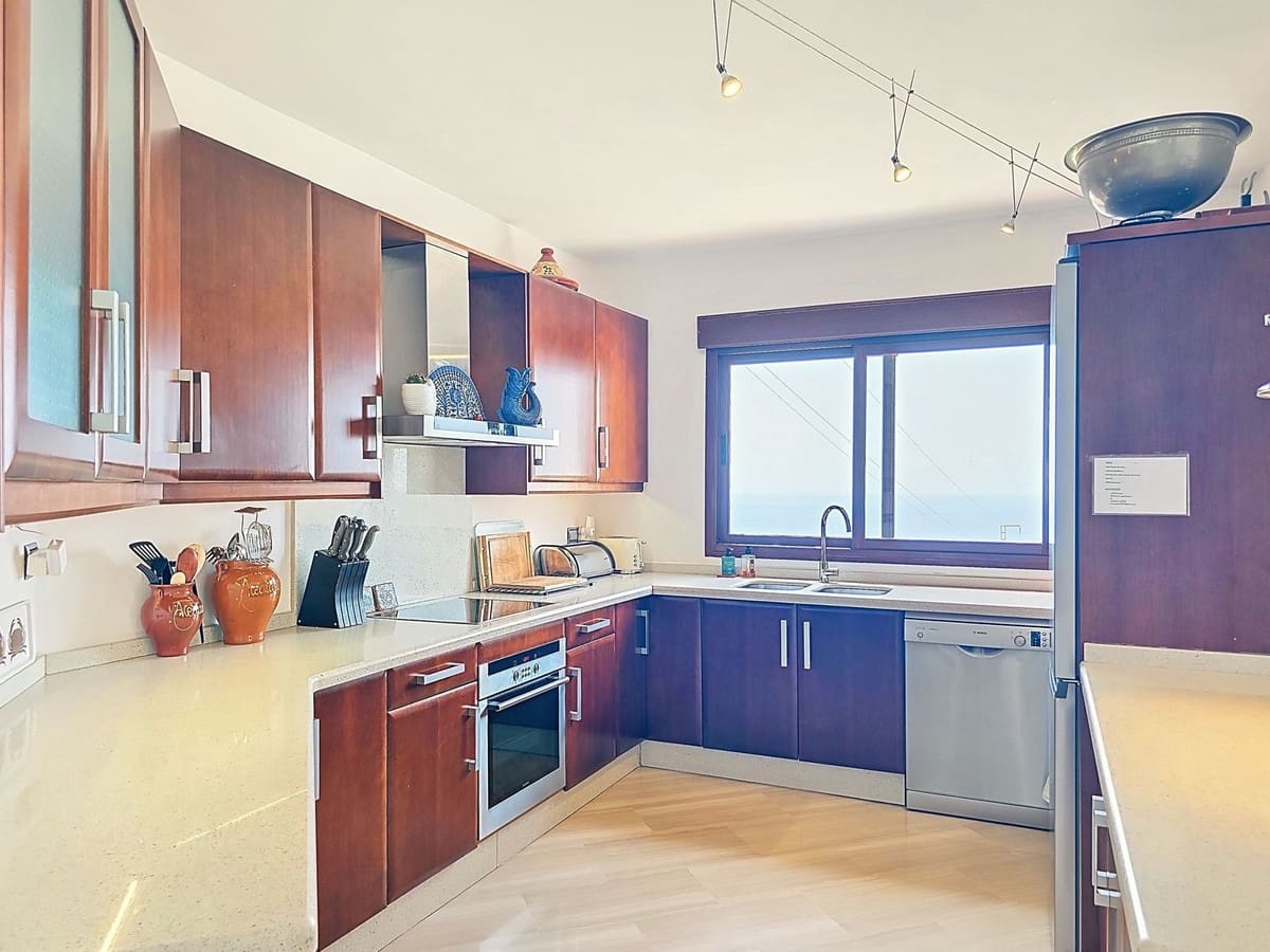 5 soveværelse Villa til salg i Almunecar med swimmingpool garage - € 945.000 (Ref: 9170986)