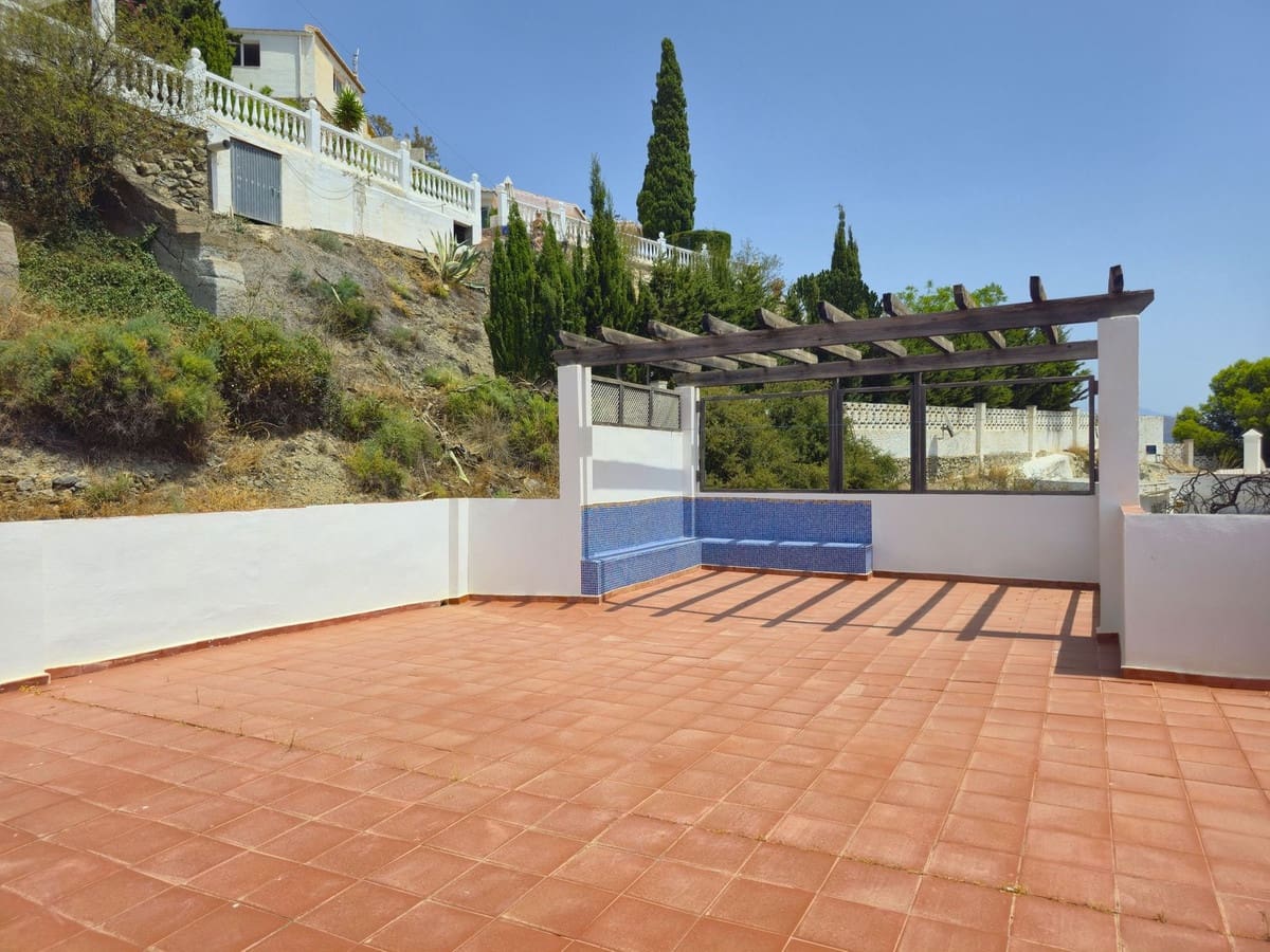 5 soveværelse Villa til salg i Almunecar med swimmingpool garage - € 945.000 (Ref: 9170986)