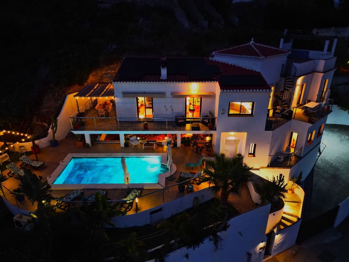 5 soveværelse Villa til salg i Almunecar med swimmingpool garage - € 945.000 (Ref: 9170986)