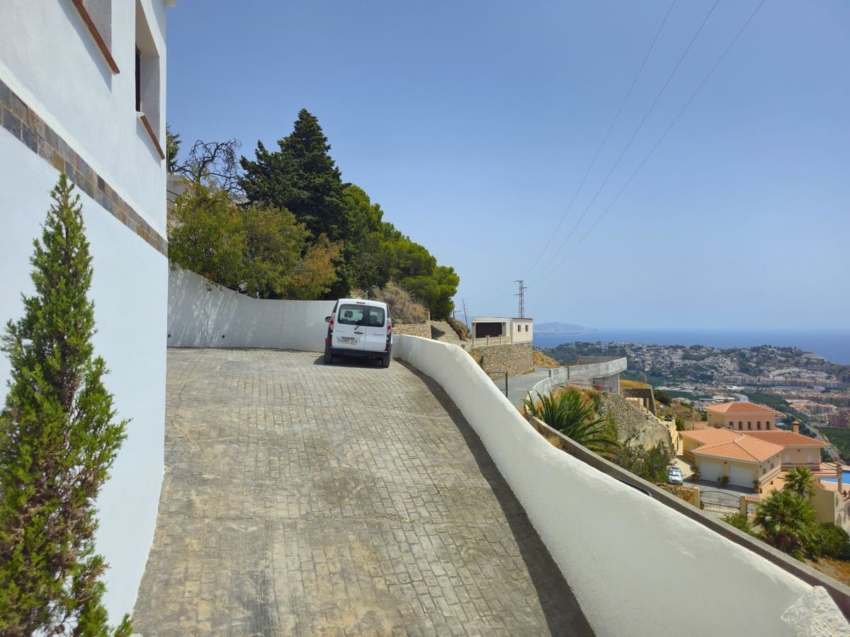 5 soveværelse Villa til salg i Almunecar med swimmingpool garage - € 945.000 (Ref: 9170986)