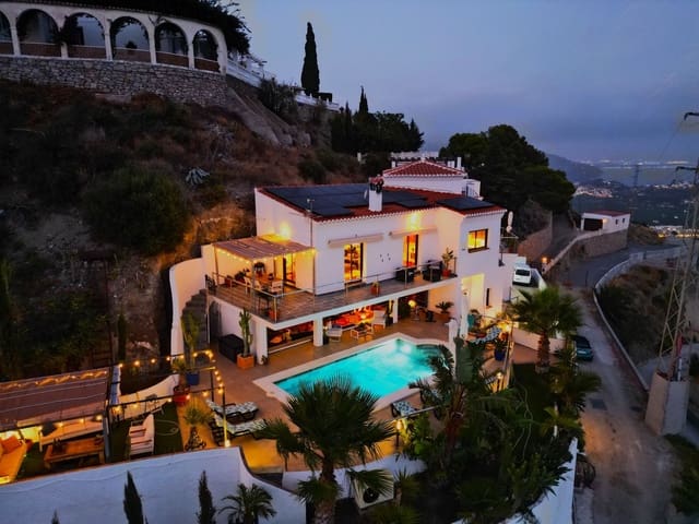 5 slaapkamer Villa te koop in Almuñécar met zwembad garage - € 945.000 (Ref: 9170986)