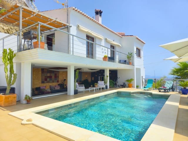 5 slaapkamer Villa te koop in Almuñécar met zwembad garage - € 945.000 (Ref: 9170986)