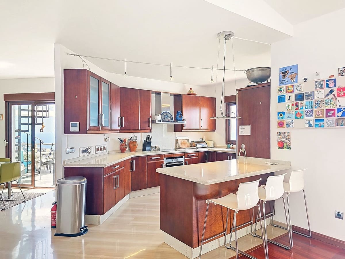 5 soveværelse Villa til salg i Almunecar med swimmingpool garage - € 945.000 (Ref: 9170986)