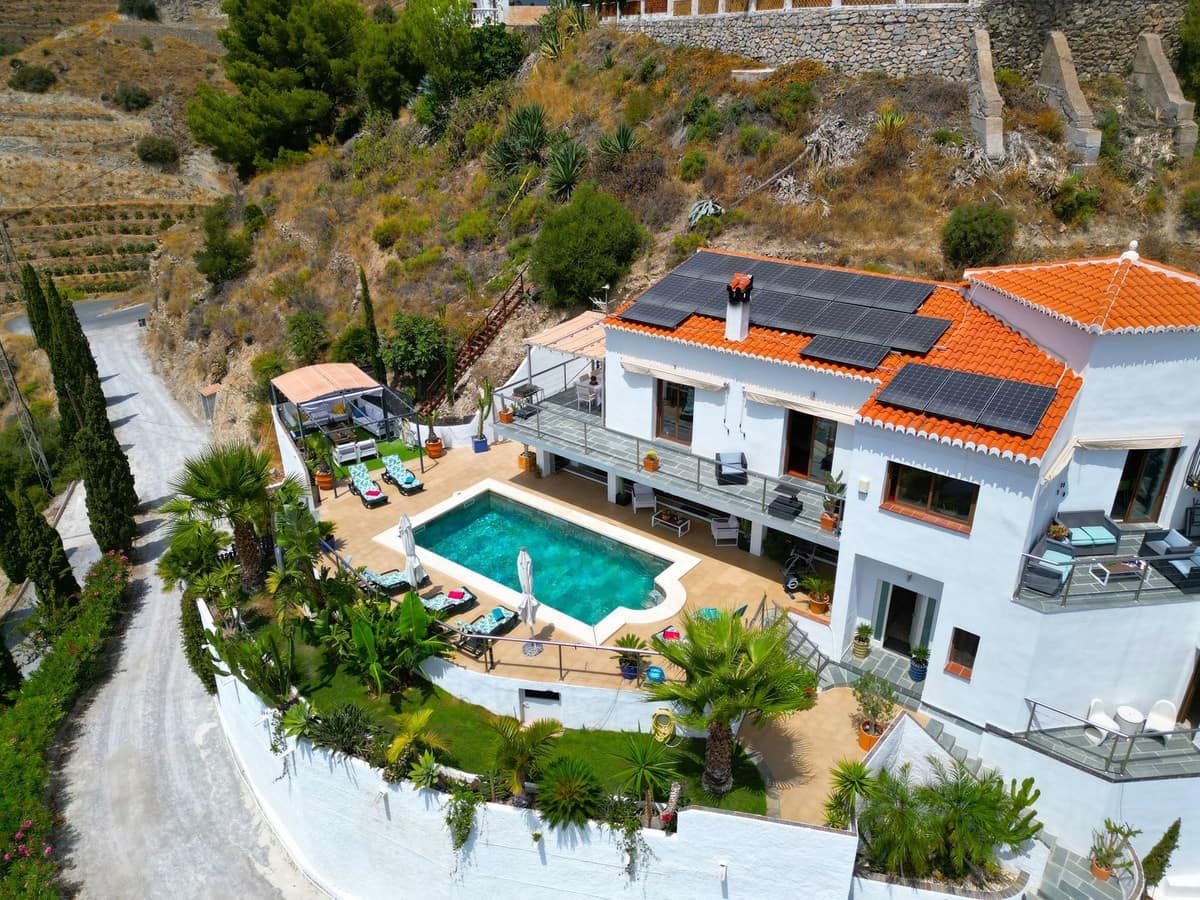 5 soveværelse Villa til salg i Almunecar med swimmingpool garage - € 945.000 (Ref: 9170986)