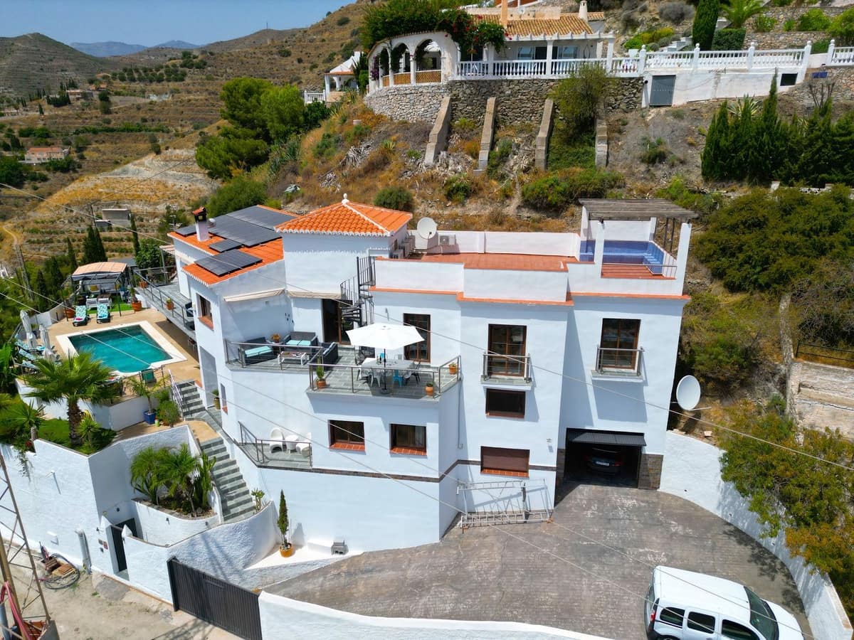 5 soveværelse Villa til salg i Almunecar med swimmingpool garage - € 945.000 (Ref: 9170986)