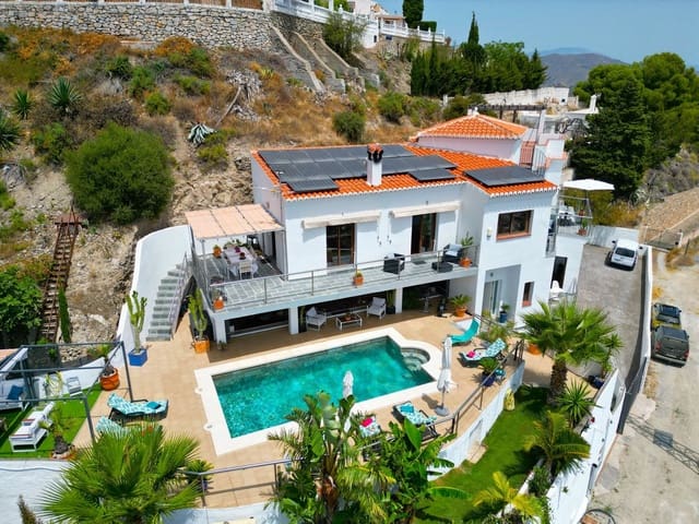 5 slaapkamer Villa te koop in Almuñécar met zwembad garage - € 945.000 (Ref: 9170986)