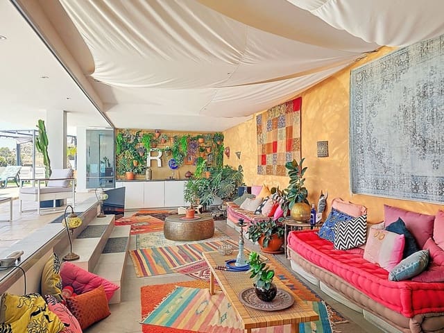 5 slaapkamer Villa te koop in Almuñécar met zwembad garage - € 945.000 (Ref: 9170986)