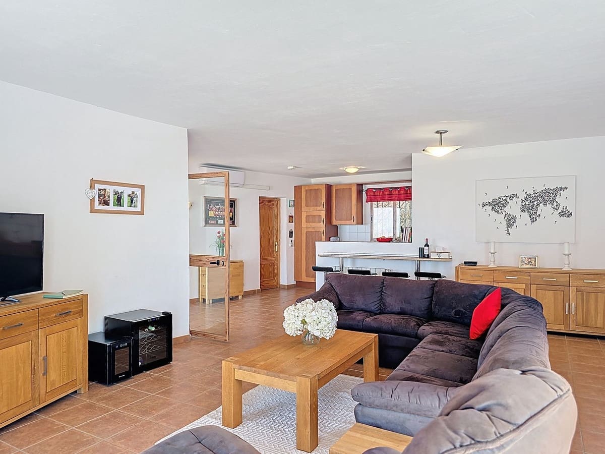 3 sypialnia Willa na sprzedaż w Arenas z basenem garażem - 450 000 € (Ref: 9180731)