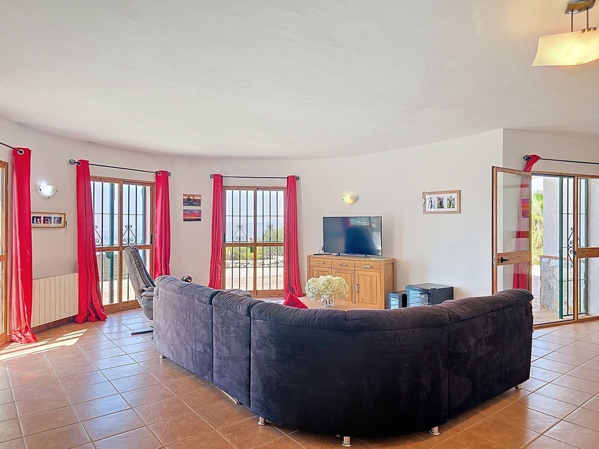 3 sypialnia Willa na sprzedaż w Arenas z basenem garażem - 450 000 € (Ref: 9180731)