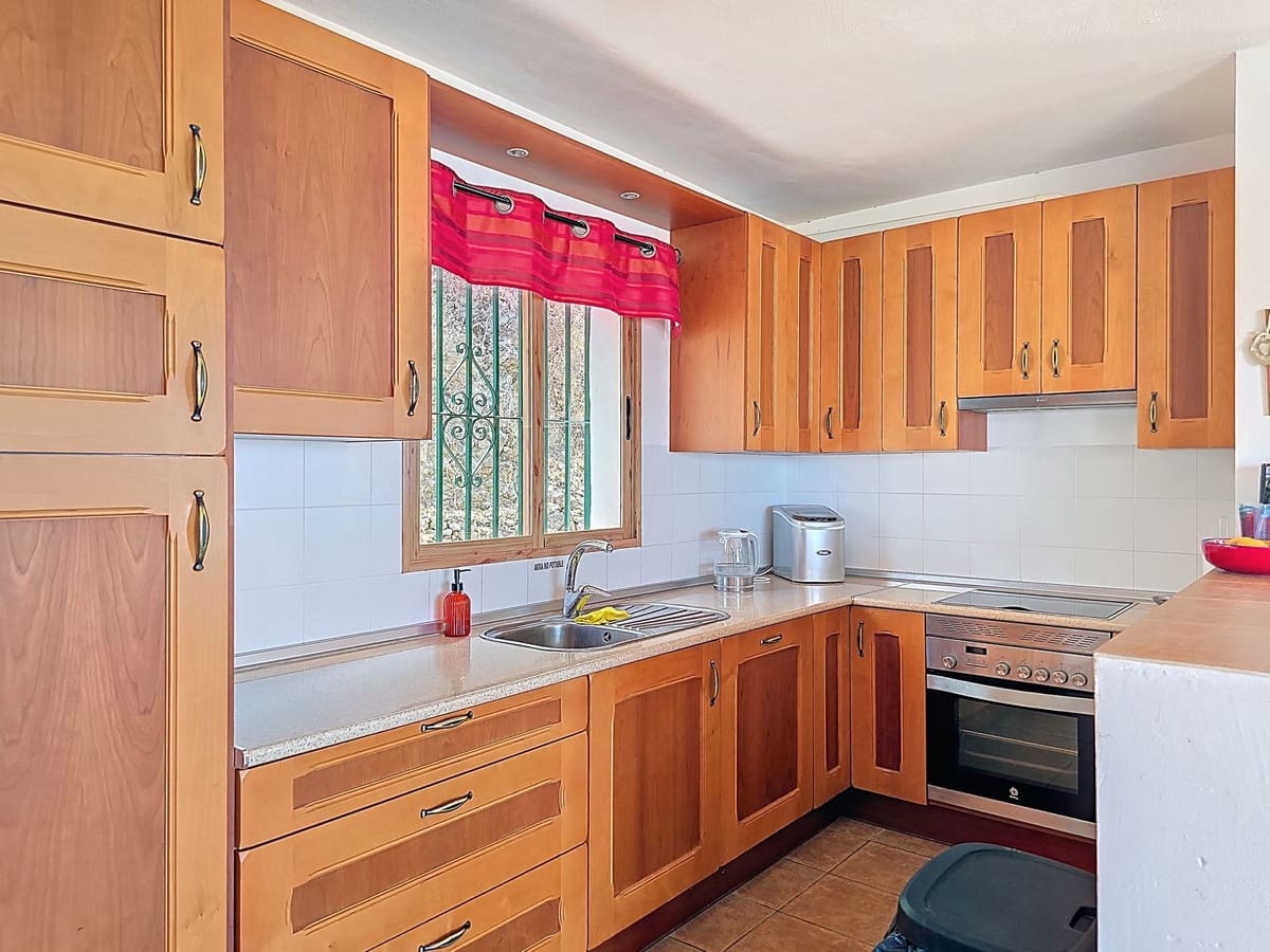 3 sypialnia Willa na sprzedaż w Arenas z basenem garażem - 450 000 € (Ref: 9180731)