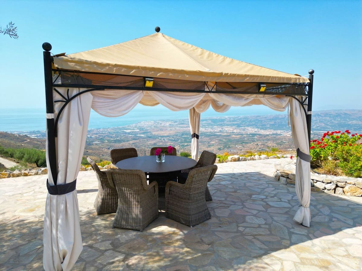 3 sypialnia Willa na sprzedaż w Arenas z basenem garażem - 450 000 € (Ref: 9180731)