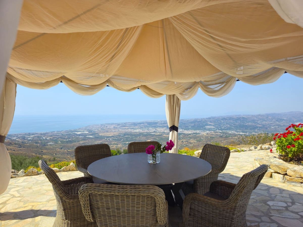 3 sypialnia Willa na sprzedaż w Arenas z basenem garażem - 450 000 € (Ref: 9180731)