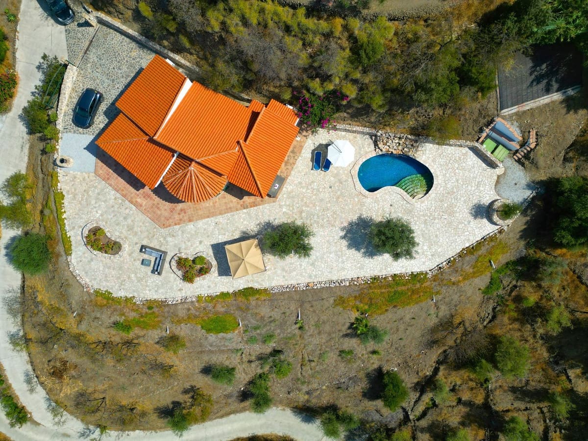 3 sypialnia Willa na sprzedaż w Arenas z basenem garażem - 450 000 € (Ref: 9180731)