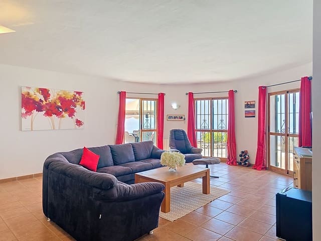 3 soverom Villa til salgs i Arenas med svømmebasseng garasje - € 450 000 (Ref: 9180731)