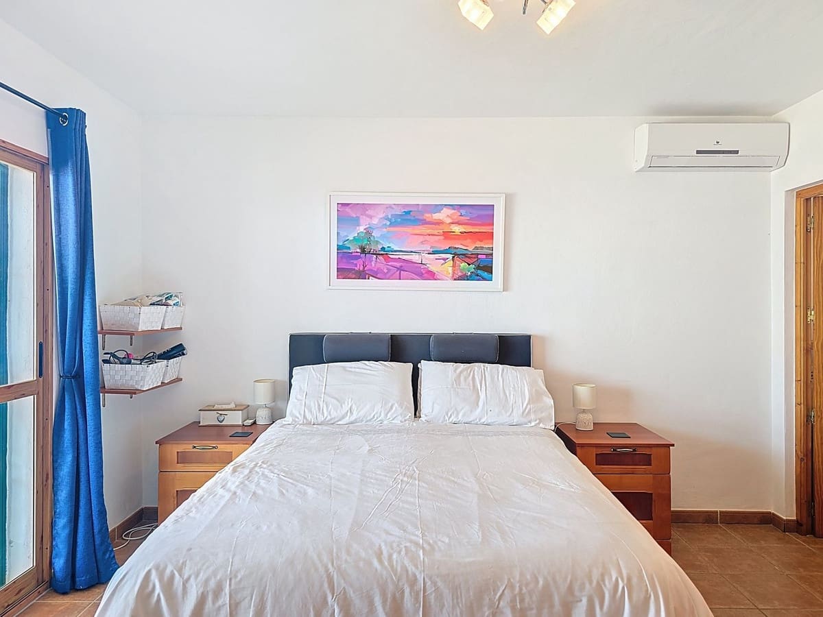 3 soverom Villa til salgs i Arenas med svømmebasseng garasje - € 450 000 (Ref: 9180731)