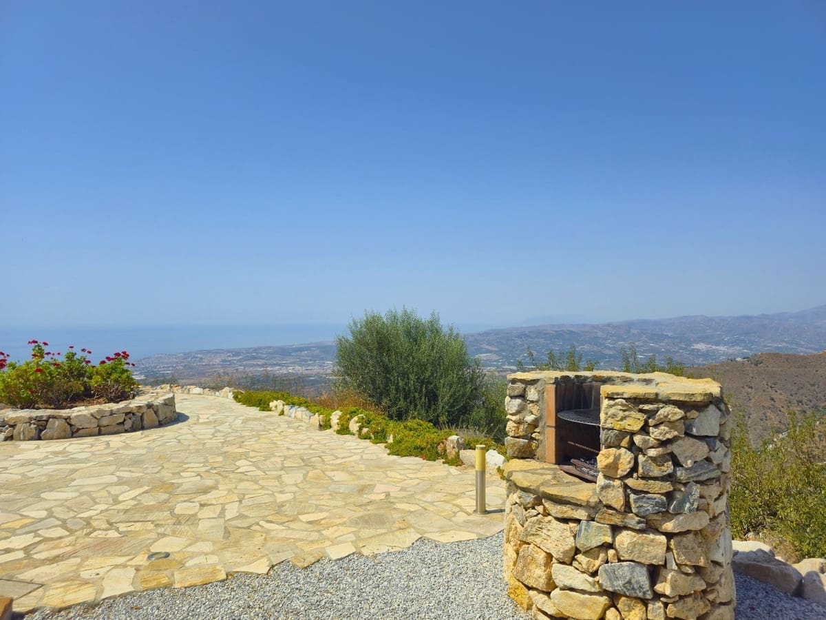 3 soverom Villa til salgs i Arenas med svømmebasseng garasje - € 450 000 (Ref: 9180731)