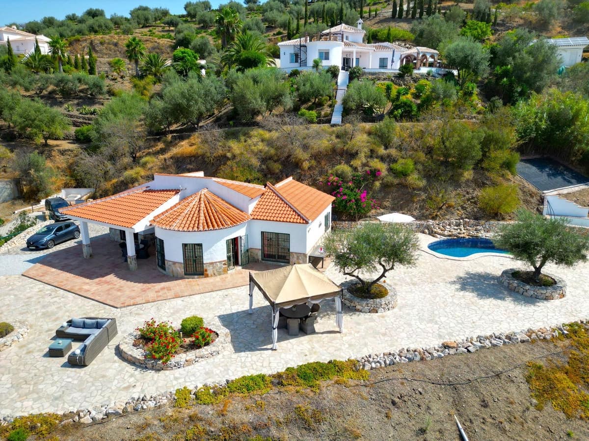 3 soverom Villa til salgs i Arenas med svømmebasseng garasje - € 450 000 (Ref: 9180731)