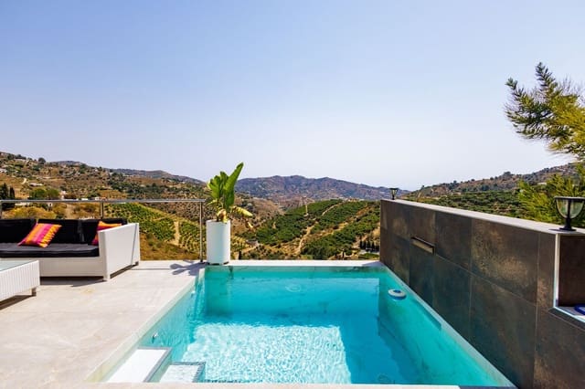 1 sovrum Villa till salu i Sayalonga med pool garage - 260 000 € (Ref: 9181563)