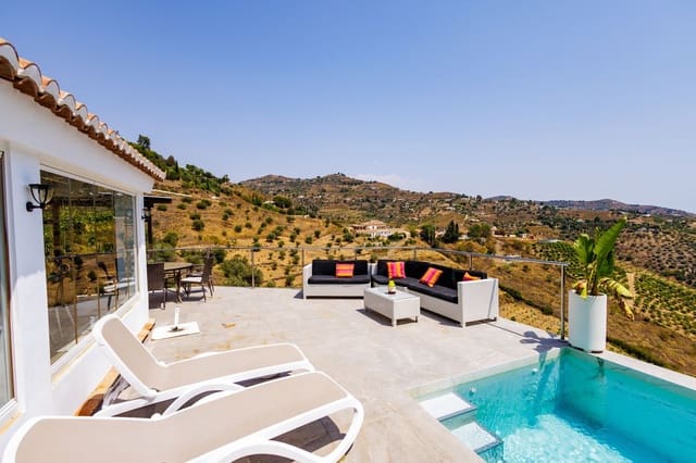 1 sovrum Villa till salu i Sayalonga med pool garage - 260 000 € (Ref: 9181563)