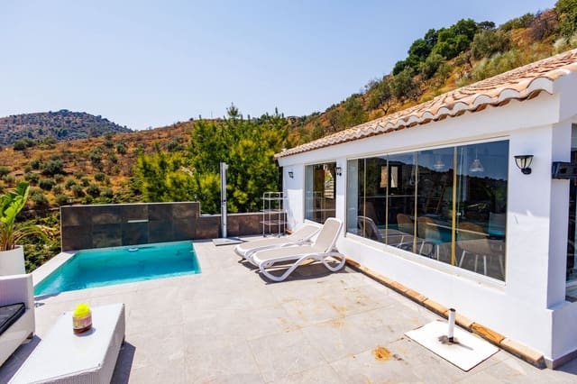 1 sovrum Villa till salu i Sayalonga med pool garage - 260 000 € (Ref: 9181563)