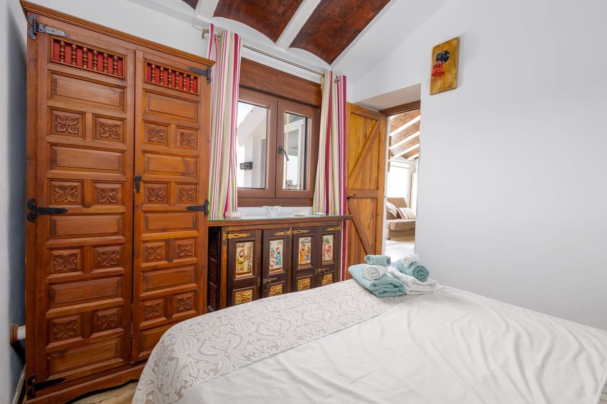 1 soverom Villa til salgs i Sayalonga med svømmebasseng garasje - € 260 000 (Ref: 9181563)