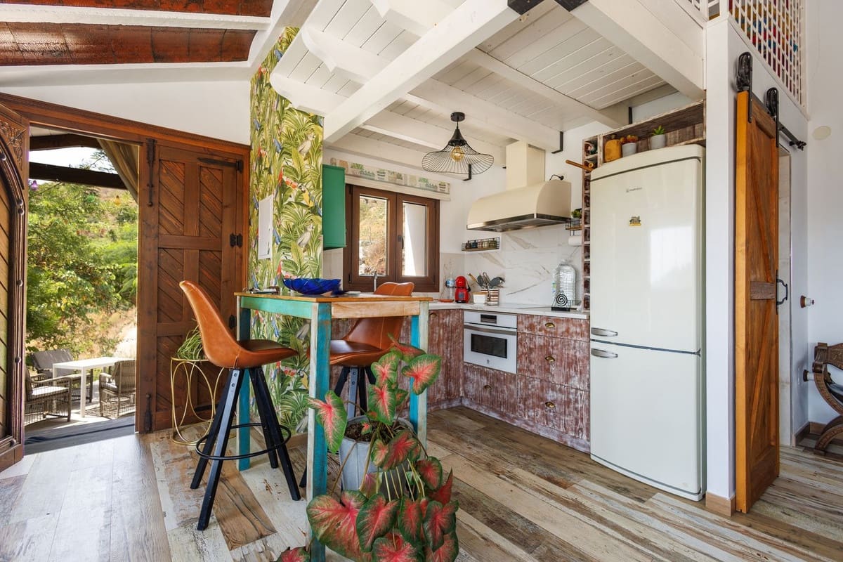 1 soverom Villa til salgs i Sayalonga med svømmebasseng garasje - € 260 000 (Ref: 9181563)