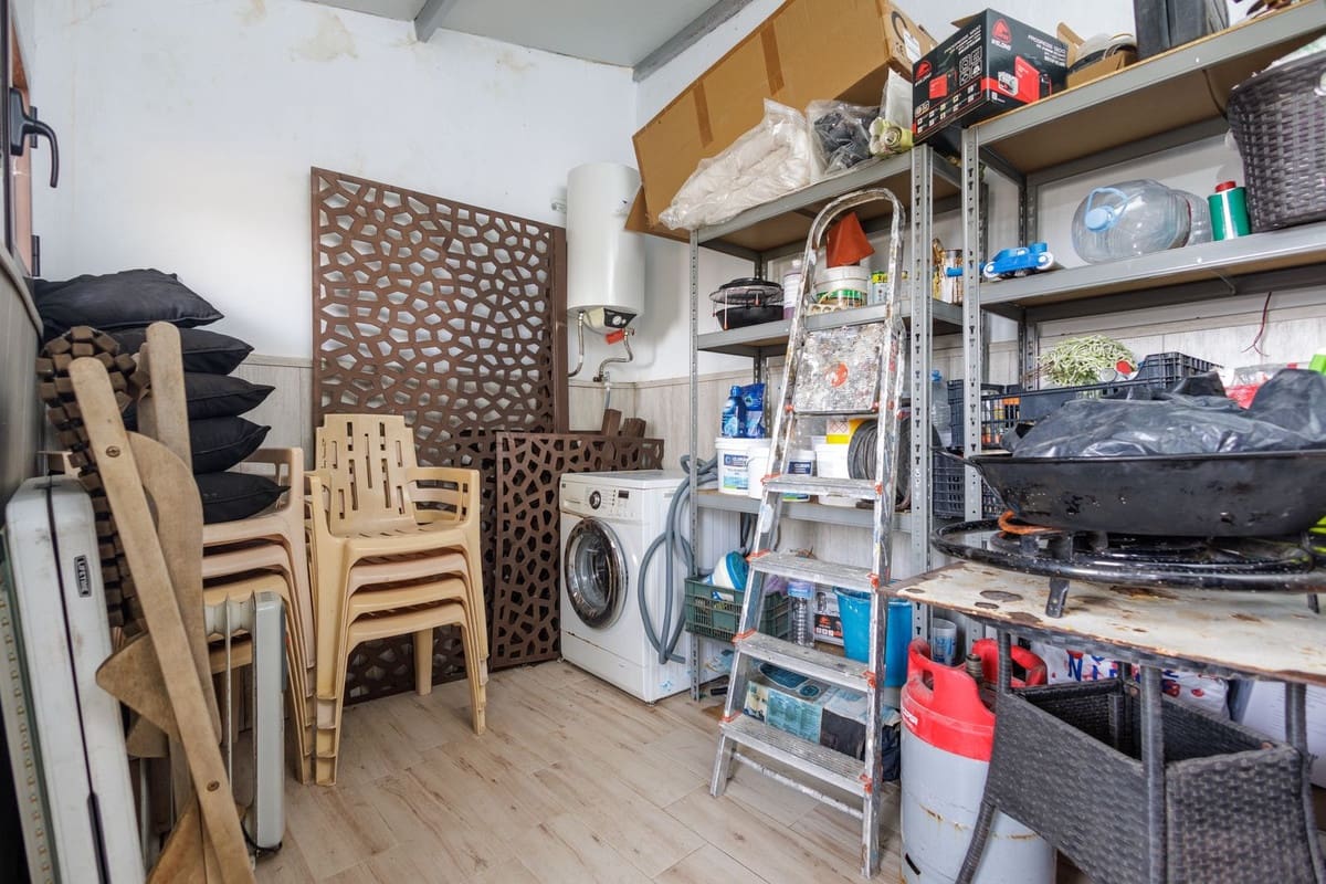 1 soverom Villa til salgs i Sayalonga med svømmebasseng garasje - € 260 000 (Ref: 9181563)