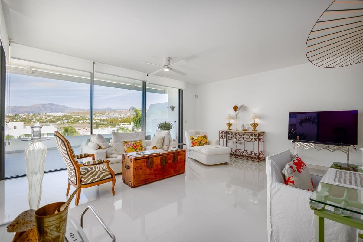 Apartamento de 3 habitaciones en New Golden Mile en venta con piscina garaje - 810.000 € (Ref: 9186524)