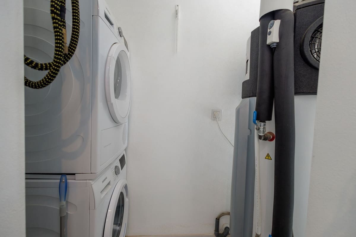 Apartamento de 3 habitaciones en New Golden Mile en venta con piscina garaje - 810.000 € (Ref: 9186524)