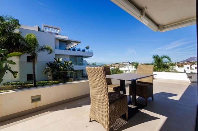Apartamento de 3 habitaciones en New Golden Mile, Estepona en venta con piscina garaje - 810.000 € (Ref: 9186524)