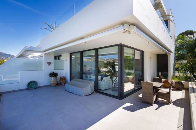 Apartamento de 3 habitaciones en New Golden Mile, Estepona en venta con piscina garaje - 810.000 € (Ref: 9186524)