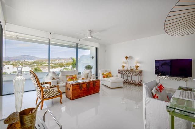 Apartamento de 3 habitaciones en New Golden Mile, Estepona en venta con piscina garaje - 810.000 € (Ref: 9186524)