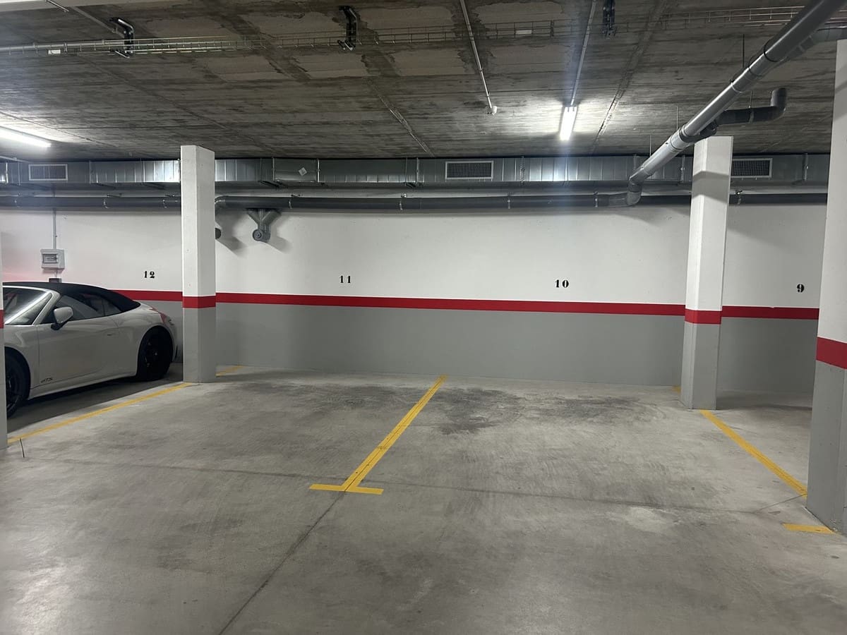 Apartamento de 3 habitaciones en New Golden Mile en venta con piscina garaje - 810.000 € (Ref: 9186524)