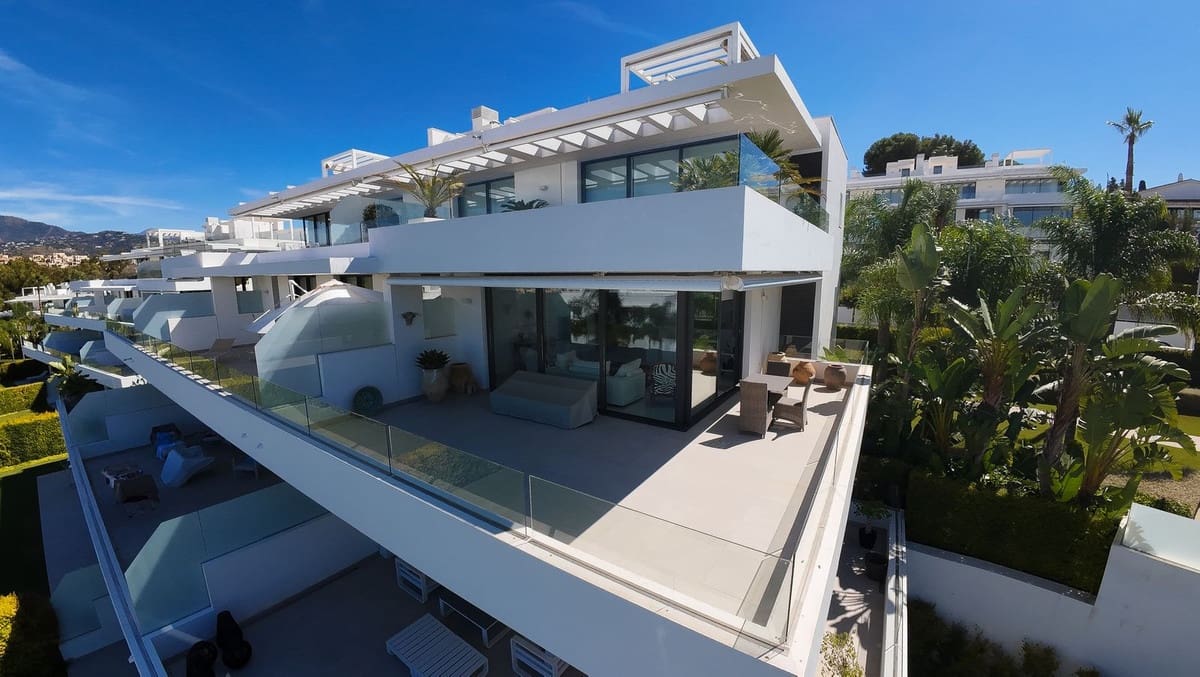 Apartamento de 3 habitaciones en New Golden Mile en venta con piscina garaje - 810.000 € (Ref: 9186524)