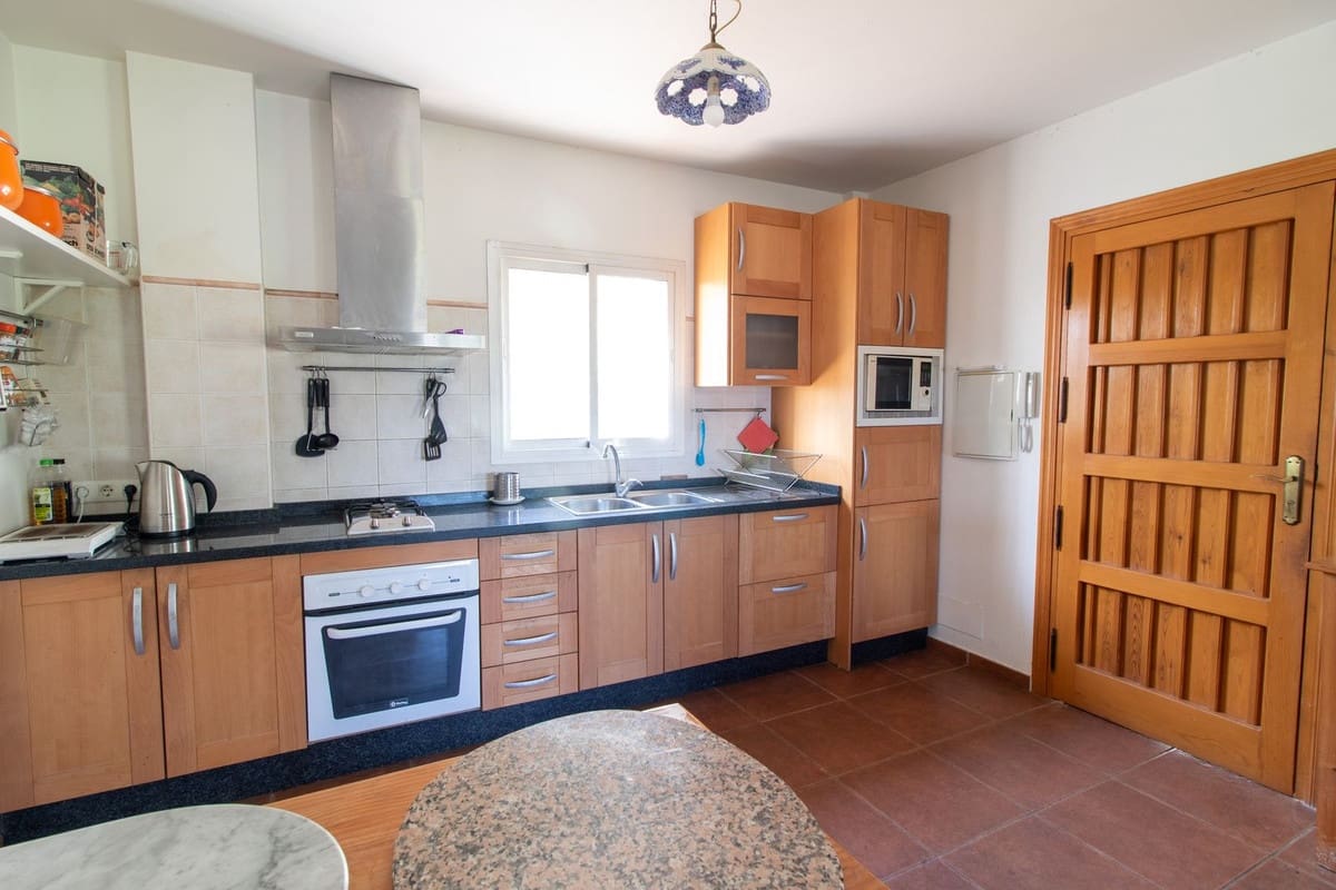 4 soveværelse Villa til salg i Alora med garage - € 395.000 (Ref: 9187204)