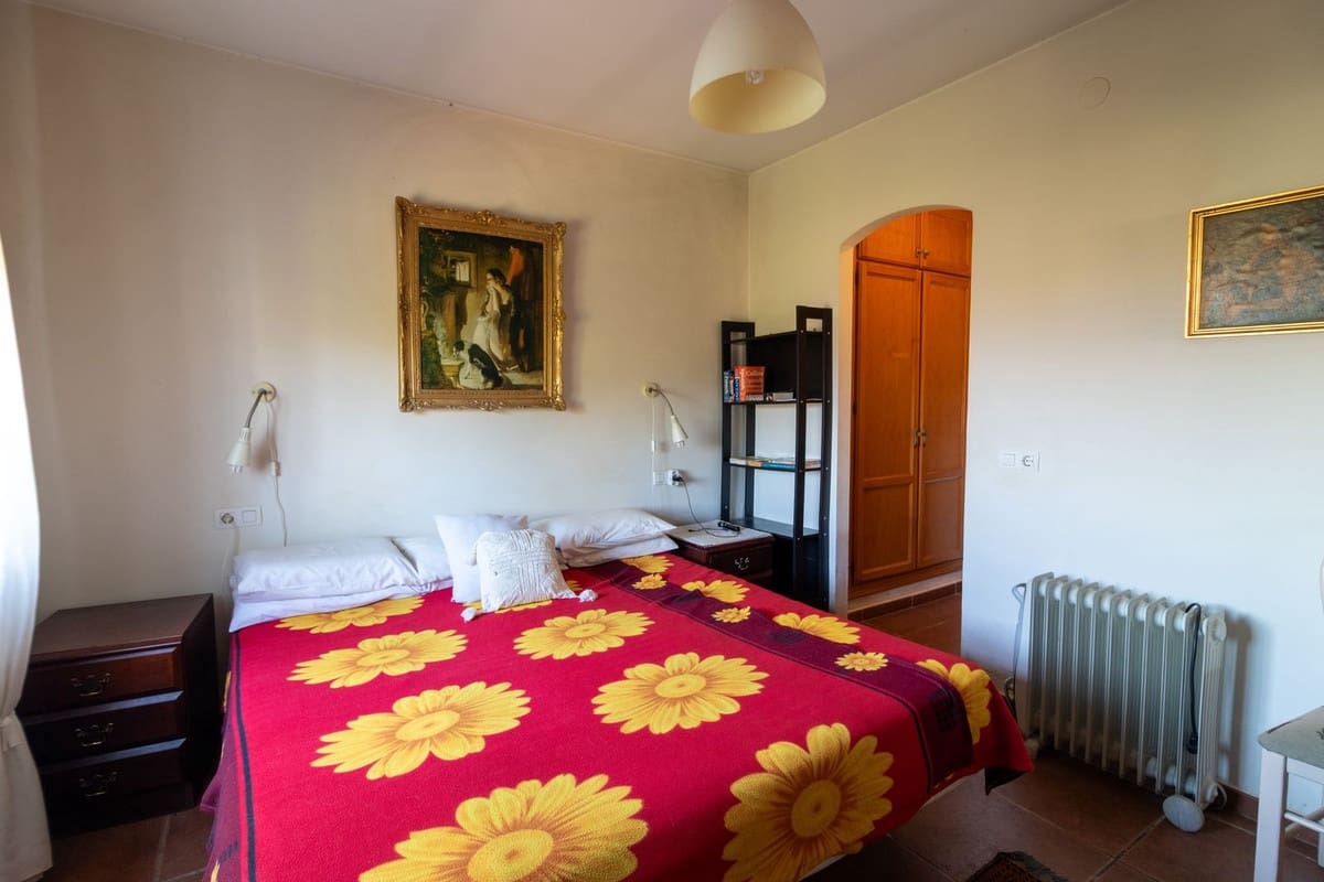 4 bedroom Villa for sale in Alora with garage - € 395,000 (Ref: 9187204)