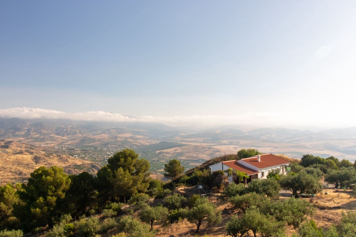 4 bedroom Villa for sale in Alora with garage - € 395,000 (Ref: 9187204)