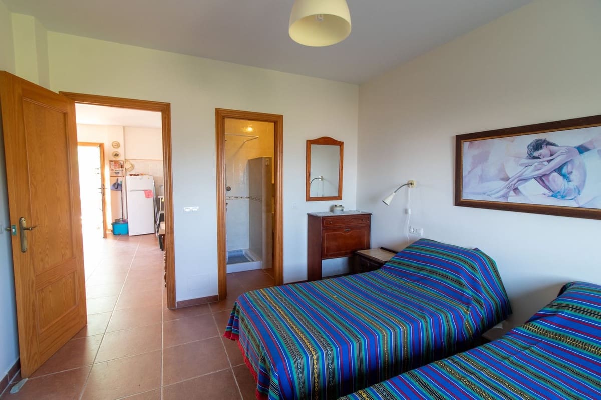 4 bedroom Villa for sale in Alora with garage - € 395,000 (Ref: 9187204)