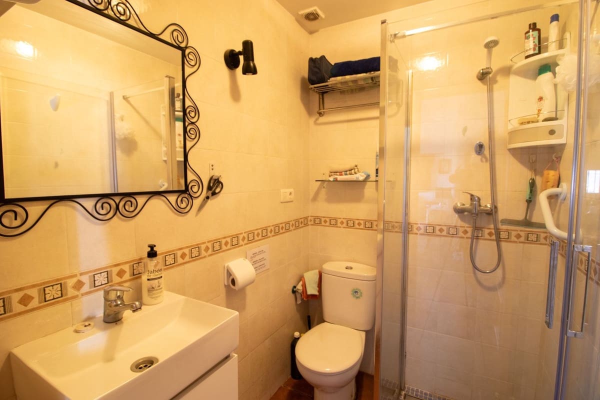 4 bedroom Villa for sale in Alora with garage - € 395,000 (Ref: 9187204)