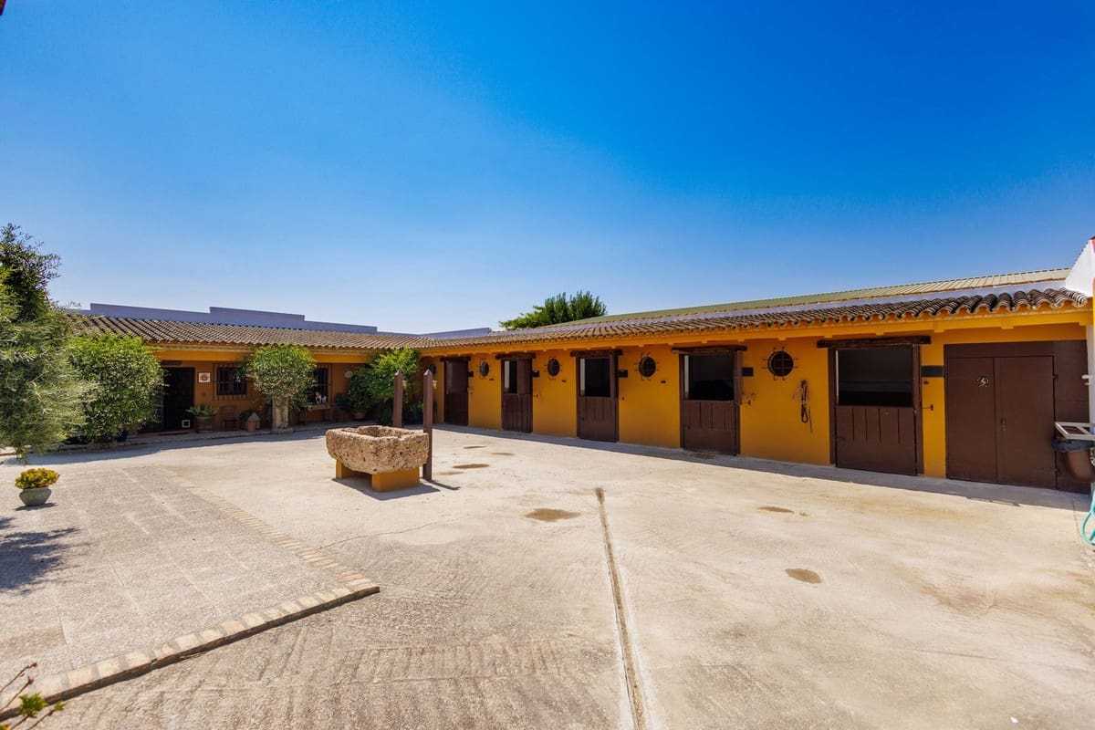 4 soverom Finca/Herregård til salgs i Moron de la Frontera med svømmebasseng garasje - € 795 000 (Ref: 9188840)