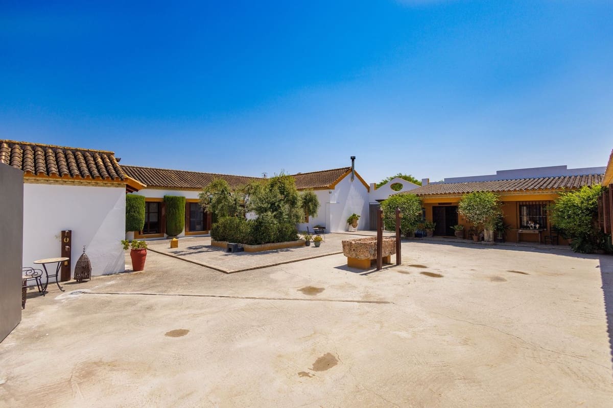 4 soverom Finca/Herregård til salgs i Moron de la Frontera med svømmebasseng garasje - € 795 000 (Ref: 9188840)