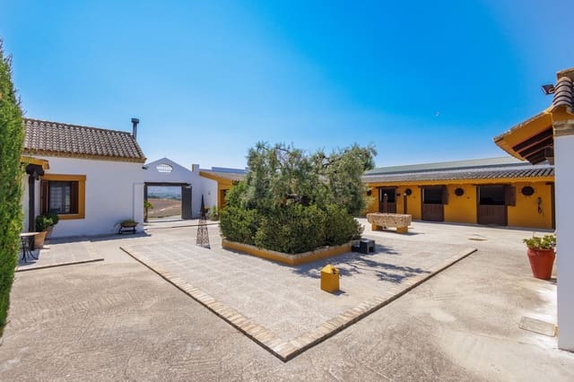 4 bedroom Finca/Country House for sale in Morón de la Frontera with pool garage - € 795,000 (Ref: 9188840)