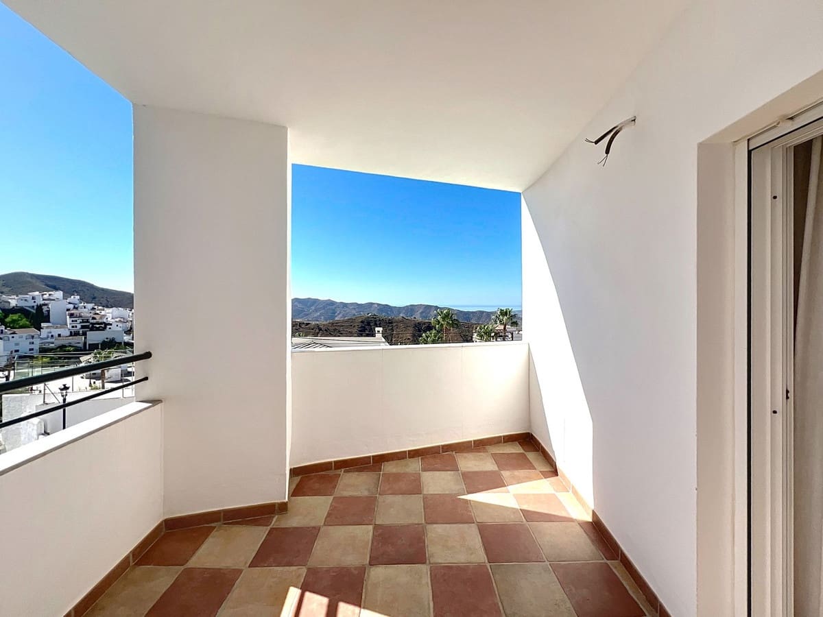 2 bedroom Apartment for sale in Canillas de Aceituno with garage - € 148,000 (Ref: 9204020)