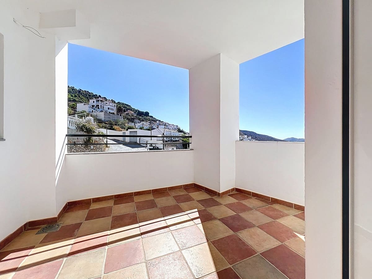 2 bedroom Apartment for sale in Canillas de Aceituno with garage - € 148,000 (Ref: 9204020)