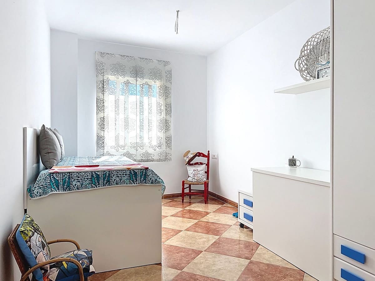 2 bedroom Apartment for sale in Canillas de Aceituno with garage - € 148,000 (Ref: 9204020)